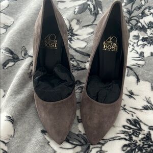 40 Bosi Made in Italy Gray Heels Sleek Suede Design